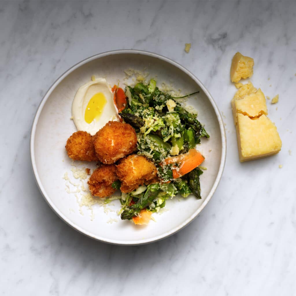 lingonglass,kanderade hasselnötter Västerbottensost®